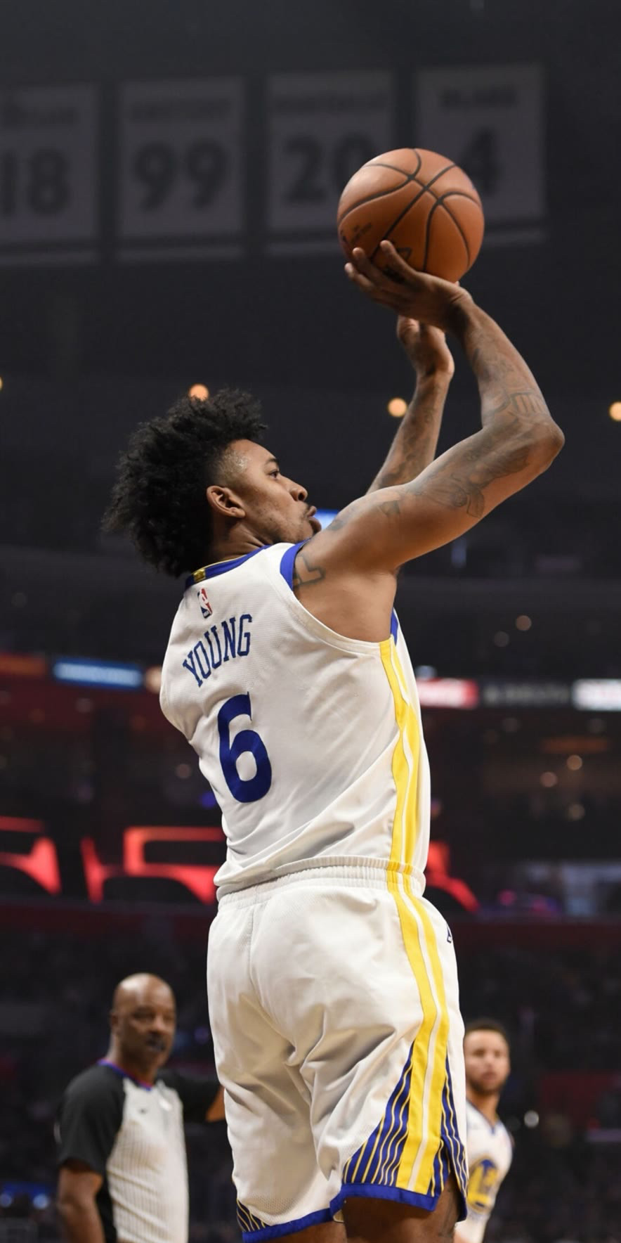 广东男篮在CBA俱乐部杯中以56-30大胜合肥狂风，发挥出色，攻防效率高，取得八强资格。