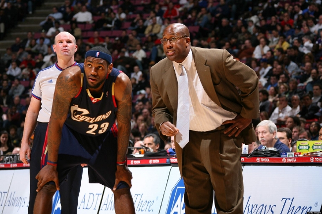 伟大！31+10+9，詹姆斯打出满分表现，为了孩子出场放弃三双数据