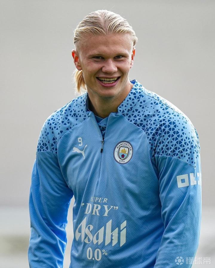 18岁天才仅获28分钟出场，拜仁为何仍让他留队