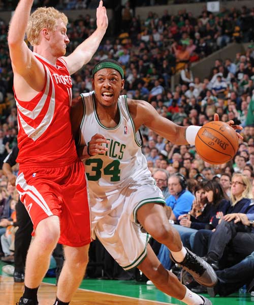 德国杯颁奖樊振东发自内心喜悦 7小时4战全胜太强