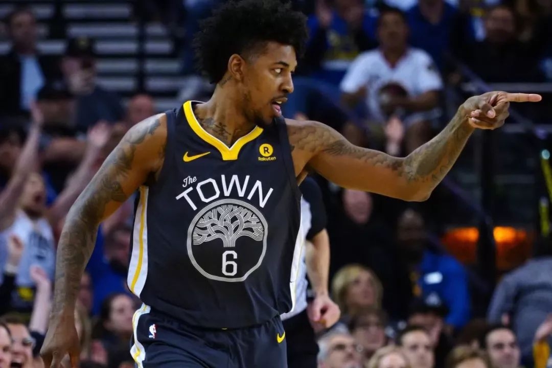 官方：孔蒂当选2025意足球盛典最佳教练，那不勒斯最佳俱乐部