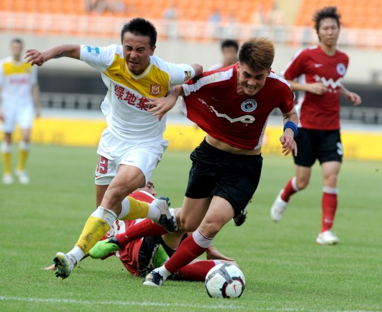 5分钟闪击马赛，圣吉罗斯收获建队128年首个欧冠主场进球