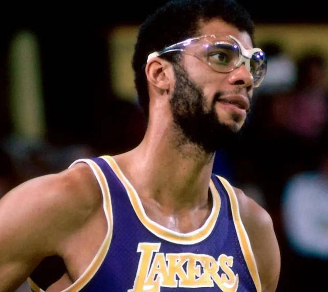 ＂【英雄联盟】RA发文庆祝成立五周年：五年夯实基底 未来星辉灿烂