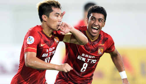 LPL最能“宫斗”战队诞生！连换八位首发选手，终于拿到全球首胜